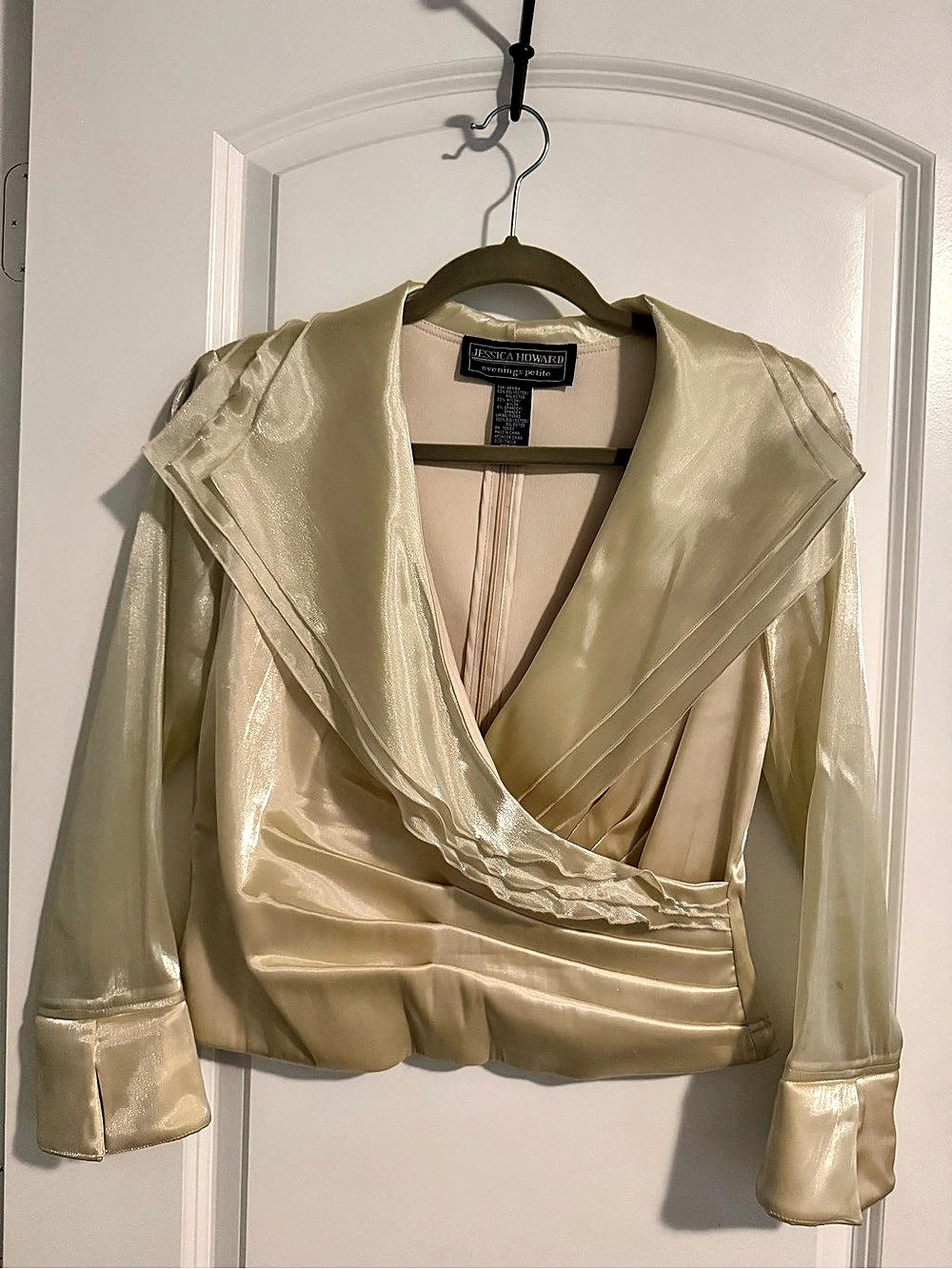Jessica Howard evening petite Shimmer Wrap Jacket Cream Size 8 Petite